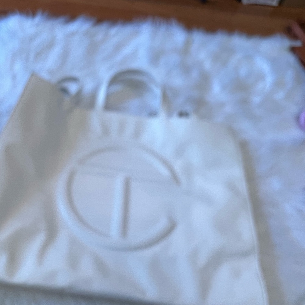Large telfar white - Picture 5 of 6